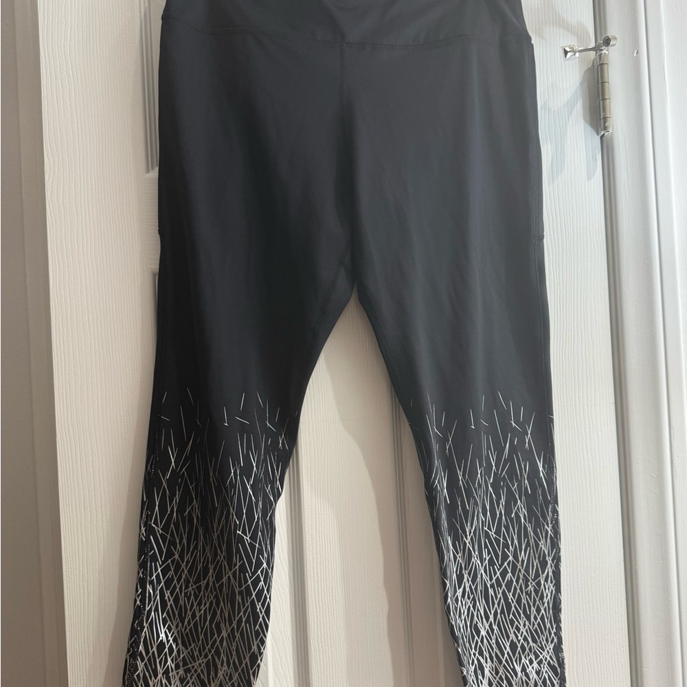 Senita Athletics Black Leggings with Metallic Lines Size L